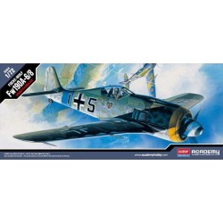 Academy_ Focke Wulf Fw190A-6/8_ 1/72