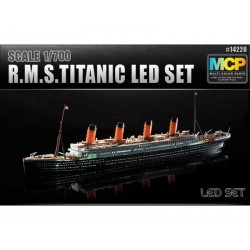 Academy_ Rms Titanic  + Led Set_ 1/700 caja