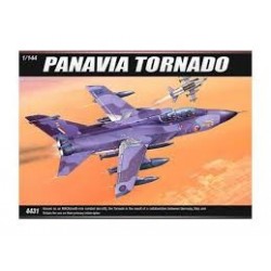 Academy_ Panavia Tornado_ 1/144